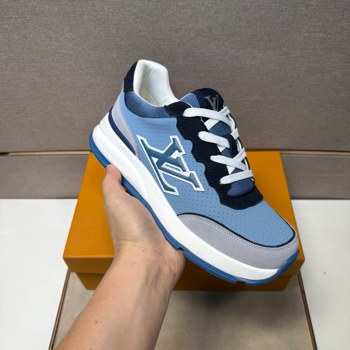⬛️Men's shoes 💰p442 [LV～] Men's casual shoes 2025z cabinet sales simultaneously 🔶Size: 38-44#️⃣ 🔷3 colors🔜The upper is made of multi-material splicing➕Mesh lining, comfortable and breathable, sole: original comfortable and wear-resistant outsole, ⚠️real thing📱photographed🎬real thing is better📢📢📢